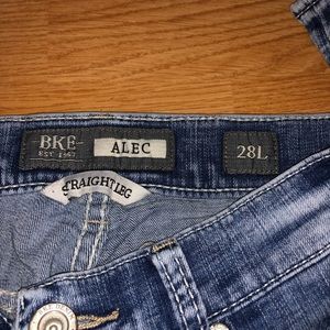 Buckle jeans